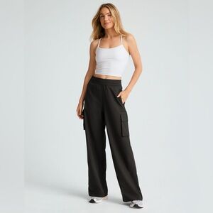 Beyond Yoga black city chic cargo pants womens M wide leg pull on elastic waist